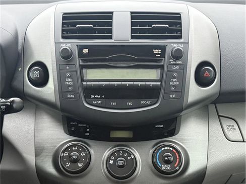 Used 2011 Toyota RAV4 4WD image 27