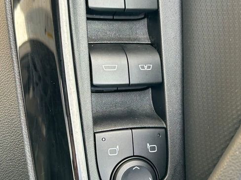 Used 2025 Chevrolet Equinox LT FWD image 20