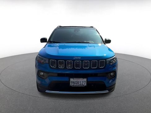 Used 2025 Jeep Compass Limited image 4