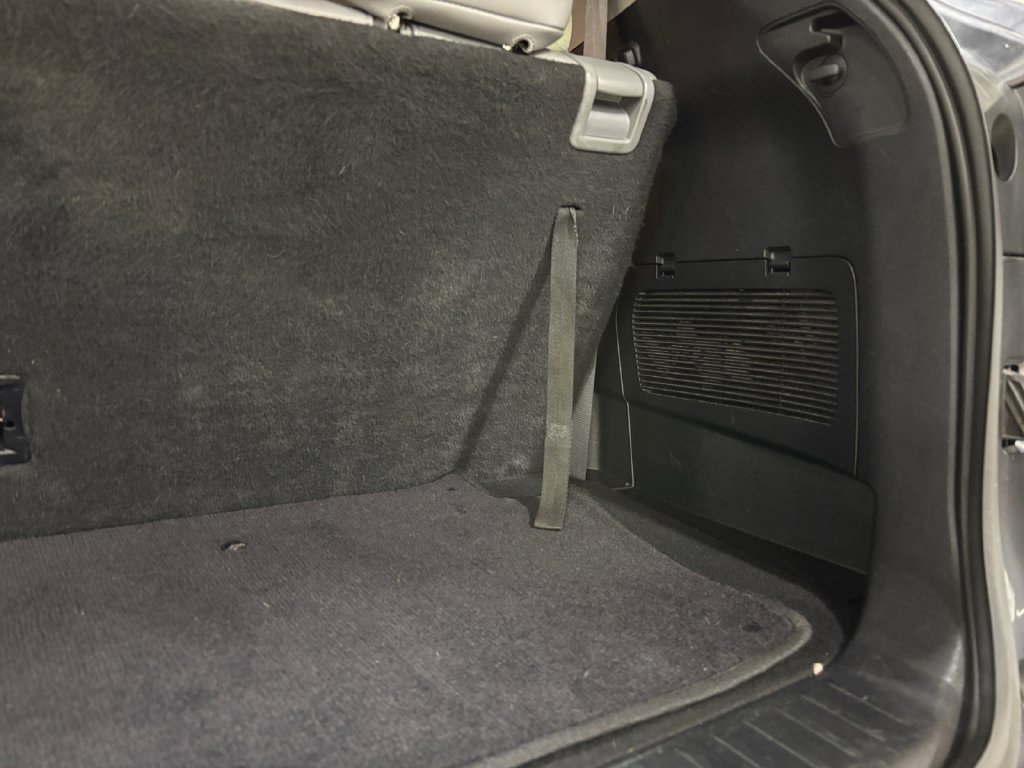Used 2021 Toyota Highlander XLE FWD image 45