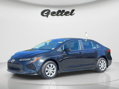 Used 2022 Toyota Corolla LE FWD image 1