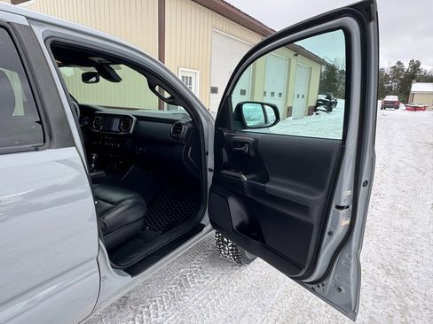 Used 2021 Toyota Tacoma TRD Sport image 37