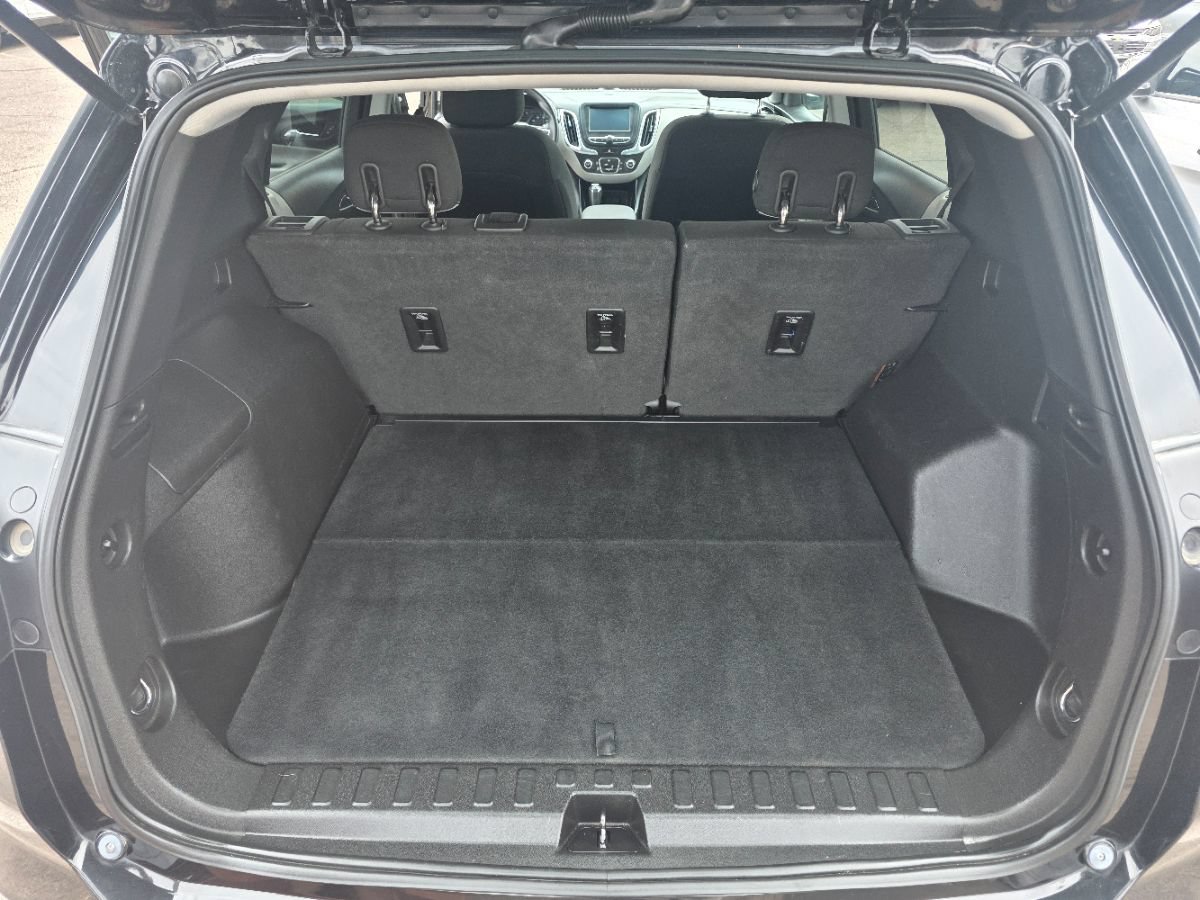 Used 2018 Chevrolet Equinox LT FWD image 32