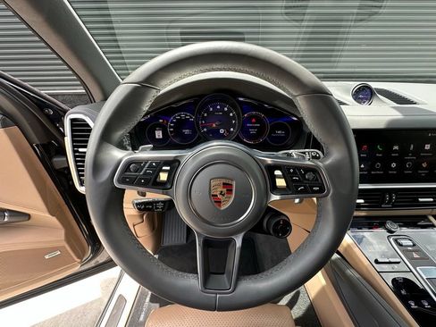 Certified 2023 Porsche Cayenne AWD/4WD image 23