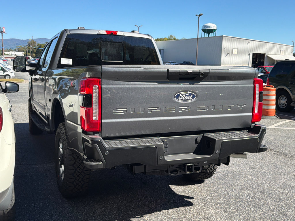 New 2027 Ford F250 XL w/ XL Off-Road 35" Tire Pakckage AWD/4WD image 12
