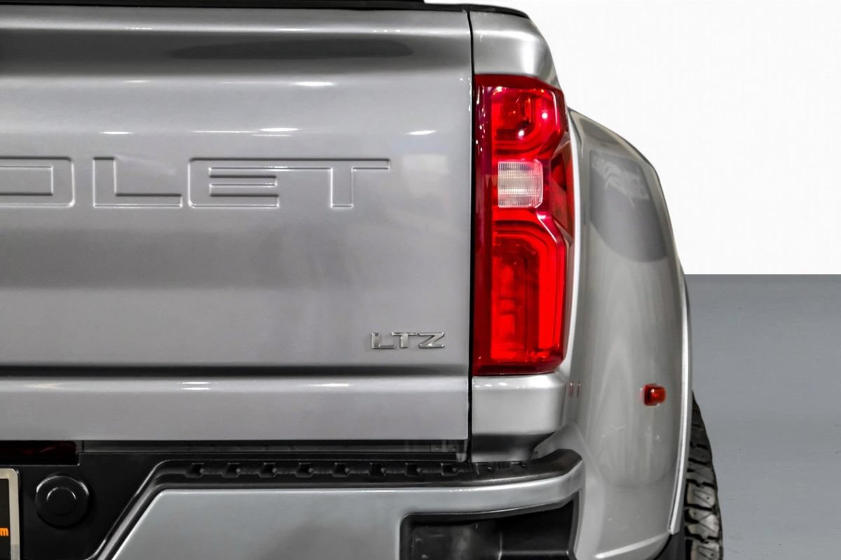 Used 2025 Chevrolet Silverado 3500 LTZ w/ LTZ Convenience Package AWD/4WD image 42