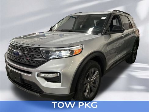 Used 2023 Ford Explorer XLT w/ Equipment Group 202A AWD/4WD image 21