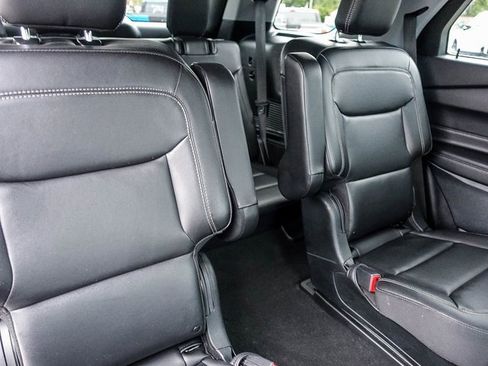 Used 2023 Ford Explorer XLT w/ Equipment Group 202A image 12