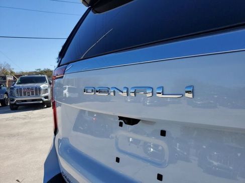 New 2026 GMC Yukon Denali image 9