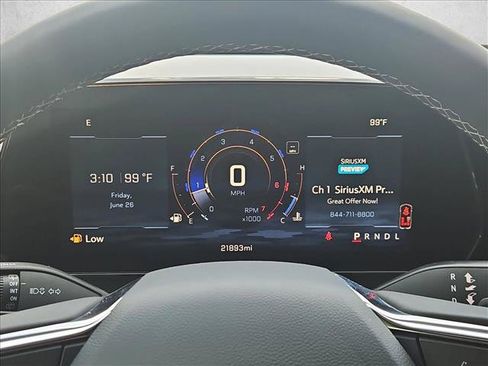 Used 2026 Chevrolet Traverse LT FWD image 11