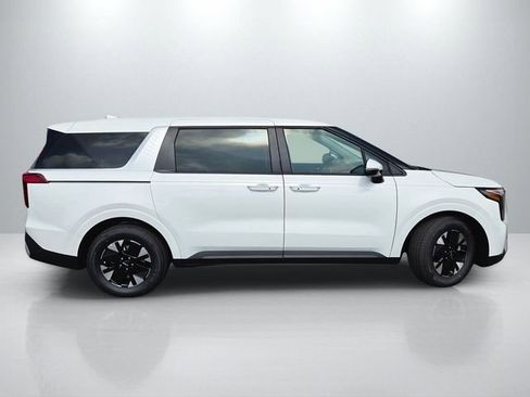 New 2026 Kia Carnival LXS FWD image 3
