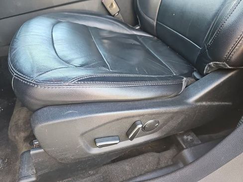 Used 2017 Ford Explorer XLT w/ Equipment Group 202A image 17