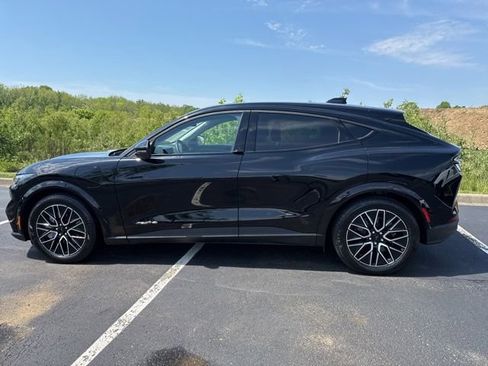 Used 2025 Ford Mustang Mach-E Premium AWD/4WD image 4