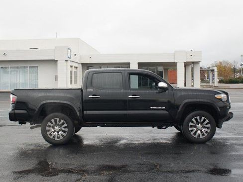 Used 2022 Toyota Tacoma Limited image 24