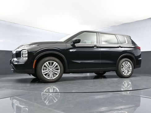 New 2025 Mitsubishi Outlander ES image 27