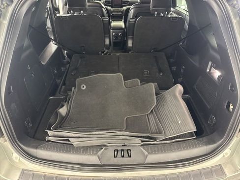 Used 2020 Ford Explorer XLT w/ Equipment Group 202A image 27