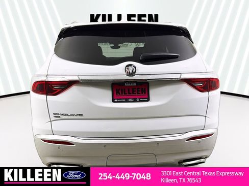 Used 2024 Buick Enclave Premium image 7
