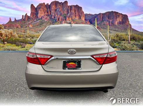 Used 2017 Toyota Camry XLE w/ Moonroof Package FWD image 7