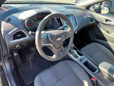 Used 2017 Chevrolet Cruze LT w/ Convenience Package FWD image 14
