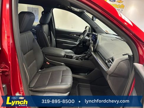 Used 2026 Chevrolet Traverse High Country w/ LPO, Floor Liner Package AWD/4WD image 7