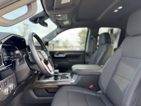 Used 2025 GMC Sierra 1500 Elevation image 15