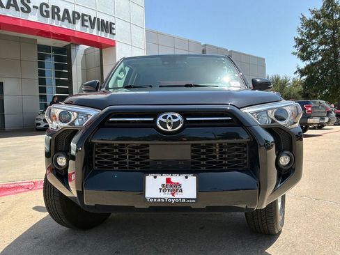 Used 2023 Toyota 4Runner SR5 Premium w/ Moonroof Package RWD image 3