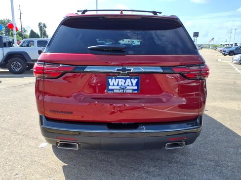 Used 2022 Chevrolet Traverse Premier w/ Redline Edition FWD image 3