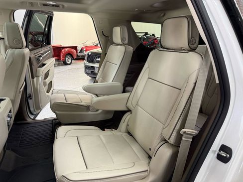 Used 2023 GMC Yukon Denali image 16