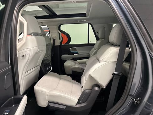 Used 2025 Ford Expedition Platinum w/ Driver's Package AWD/4WD image 14