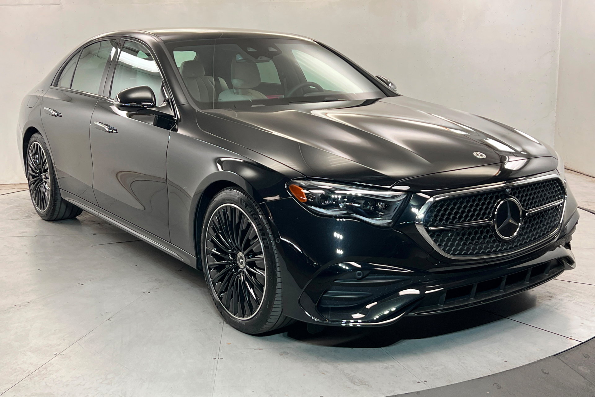 New 2026 Mercedes-Benz E 450 4MATIC Sedan image 7