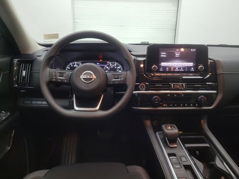 Used 2022 Nissan Pathfinder S FWD image 22