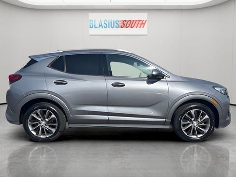 Used 2022 Buick Encore GX Essence w/ Advanced Technology Package AWD/4WD image 2