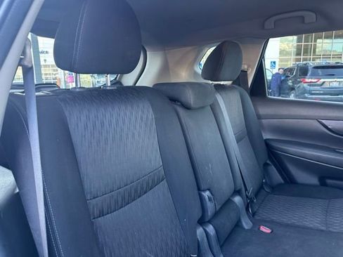 Used 2017 Nissan Rogue SV AWD/4WD image 15