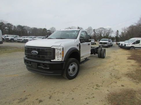 New 2026 Ford F550 4x4 Regular Cab Super Duty image 1