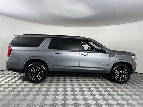 Used 2022 GMC Yukon XL AT4 image 5