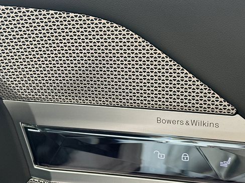 Certified 2024 BMW 740i image 22