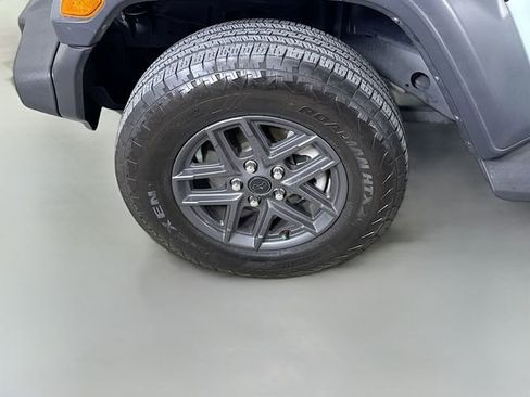 Used 2024 Jeep Wrangler Unlimited Sport AWD/4WD image 29