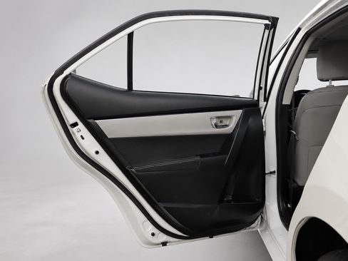 Used 2017 Toyota Corolla LE w/ LE Eco Premium Package FWD image 16