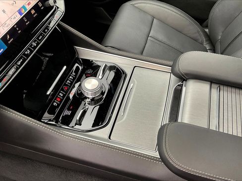 New 2026 Jeep Grand Wagoneer Limited AWD/4WD image 12