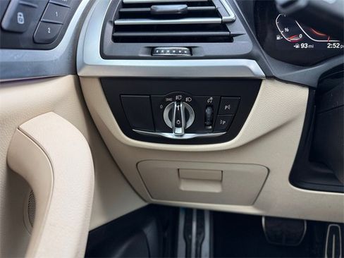 Used 2022 BMW X4 xDrive30i w/ M Sport Package image 31