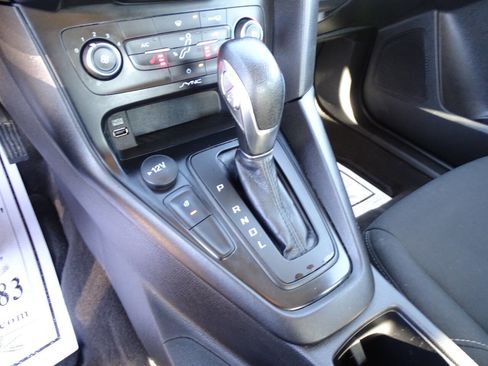 Used 2018 Ford Focus SE w/ SE Winter Package image 26