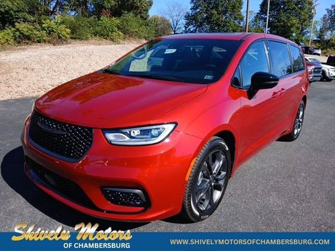 New 2026 Chrysler Pacifica Select FWD image 1