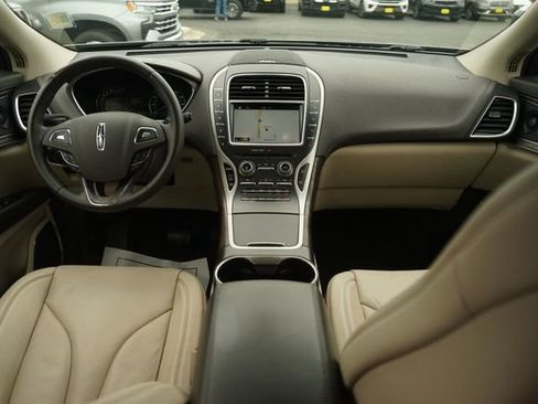 Used 2016 Lincoln MKX Reserve w/ Technology Package FWD image 21