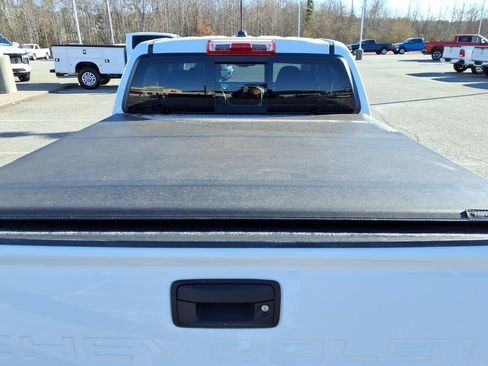 Used 2022 Chevrolet Colorado LT w/ LT Convenience Package image 7