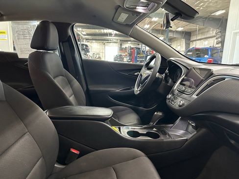 Used 2019 Chevrolet Malibu LS image 9