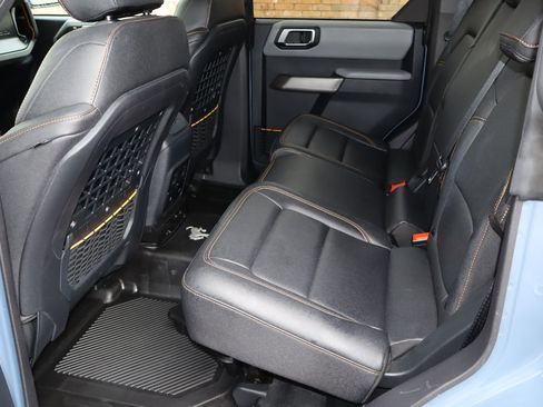 Used 2023 Ford Bronco Badlands w/ Sasquatch Package AWD/4WD image 5