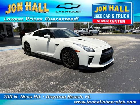 Used 2021 Nissan GT-R Premium AWD/4WD image 1
