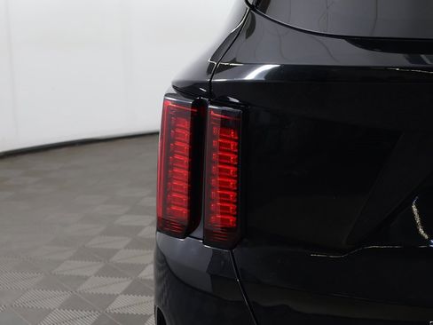 Used 2021 Kia Sorento S image 14