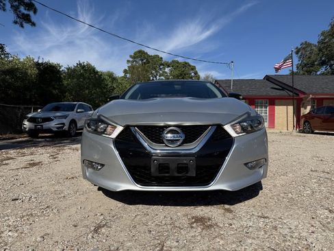 Used 2017 Nissan Maxima Platinum image 2