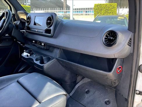 Used 2019 Mercedes-Benz Sprinter 170 image 18